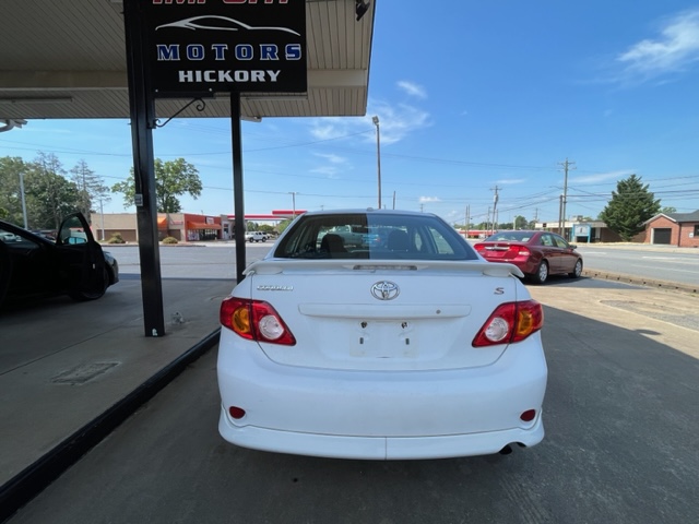 2010 Toyota Corolla photo