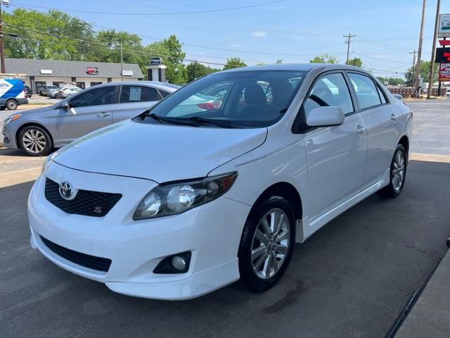 2010 Toyota Corolla photo