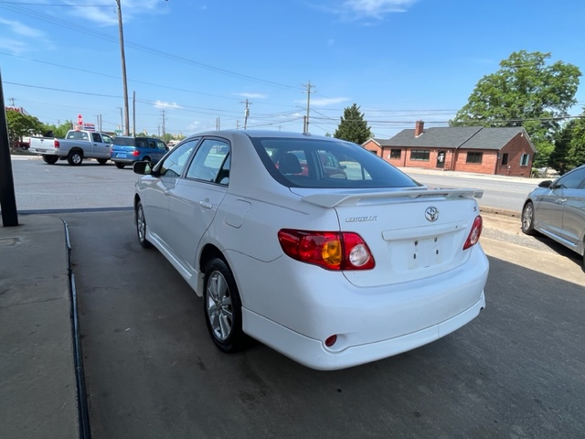 2010 Toyota Corolla photo