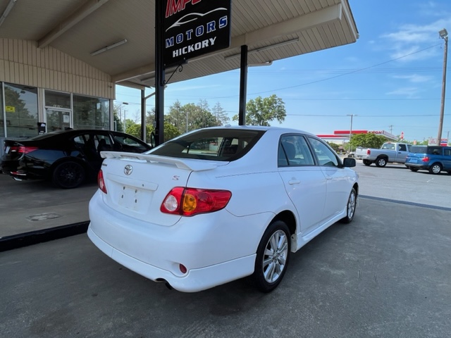 2010 Toyota Corolla photo