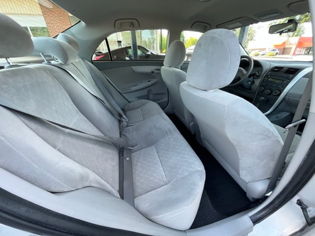 2009 Toyota Corolla LE photo