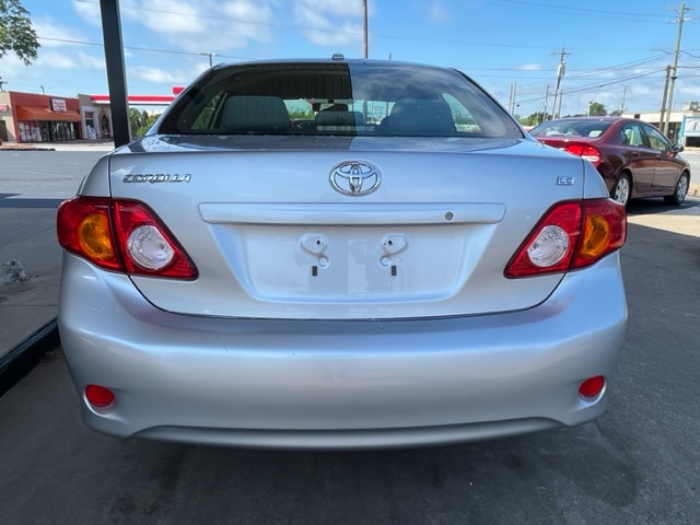 2009 Toyota Corolla LE photo