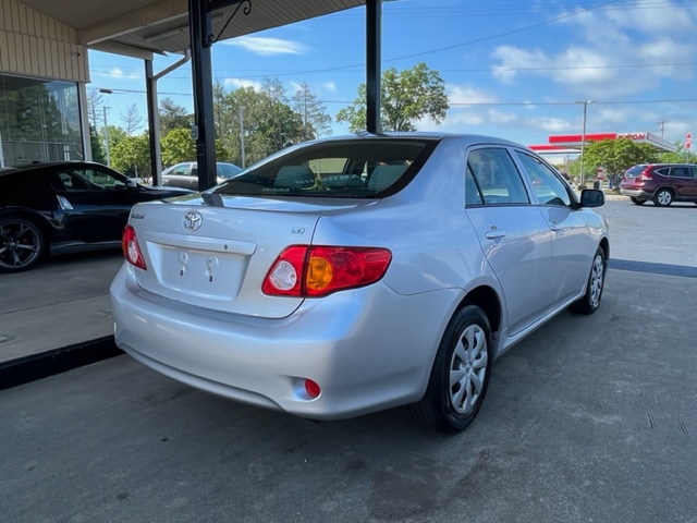2009 Toyota Corolla LE photo