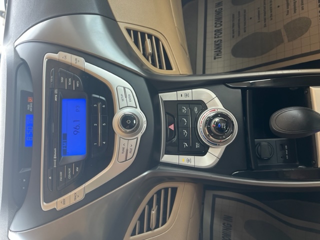 2012 Hyundai Elantra GLS photo