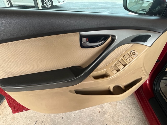 2012 Hyundai Elantra GLS photo