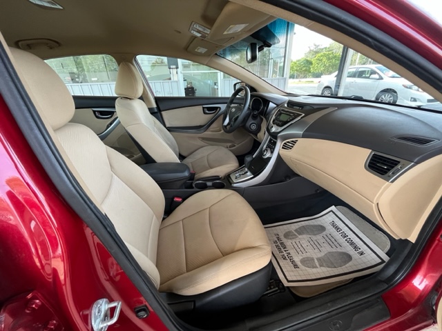 2012 Hyundai Elantra GLS photo