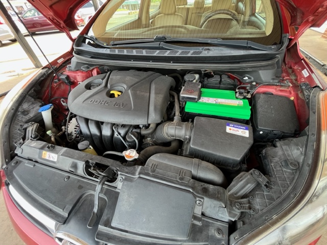 2012 Hyundai Elantra GLS photo