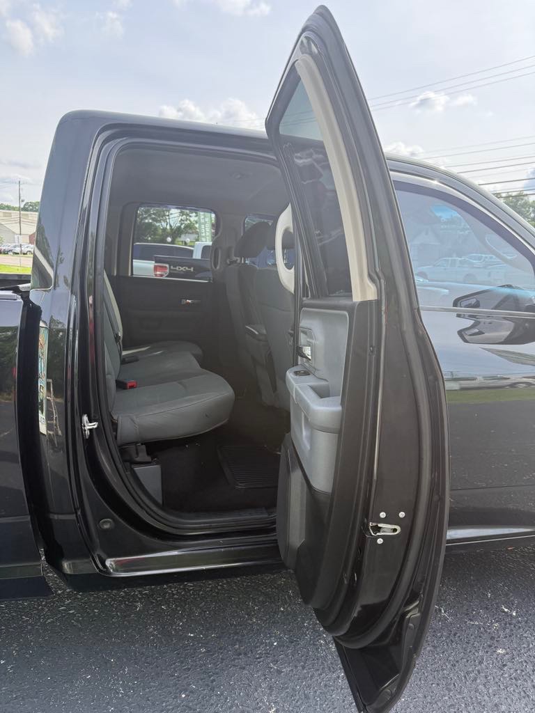 2017 RAM 1500 SLT photo