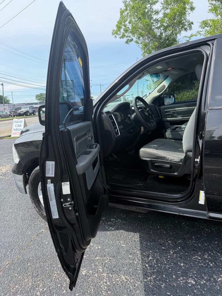 2017 RAM 1500 SLT photo