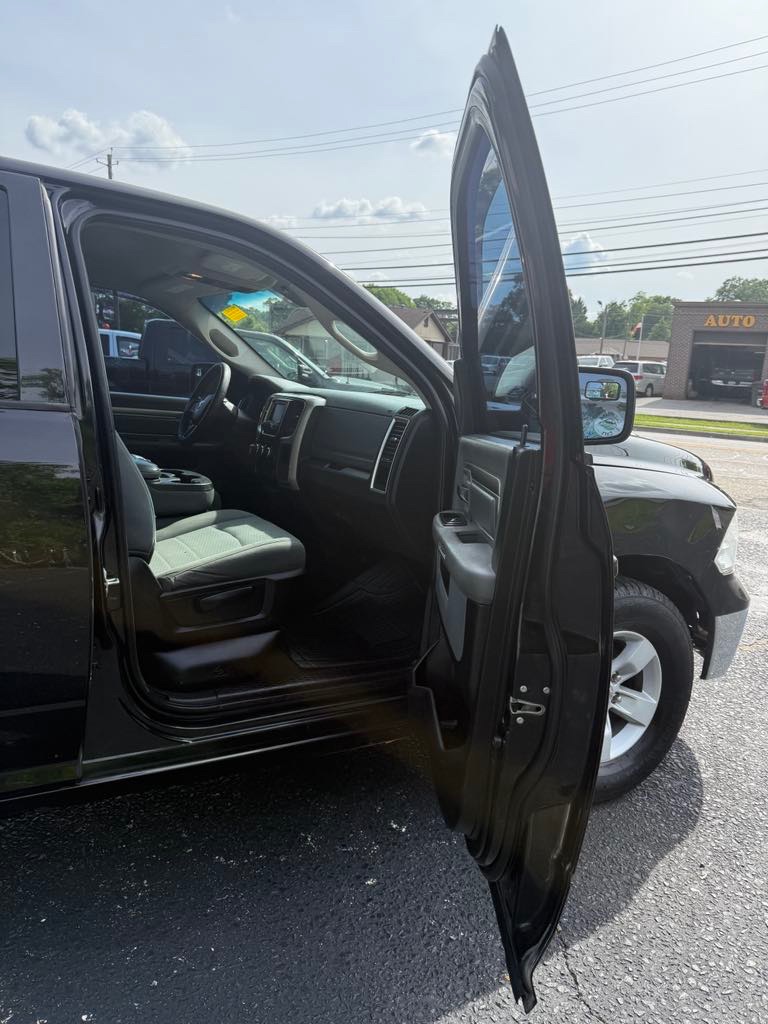 2017 RAM 1500 SLT photo