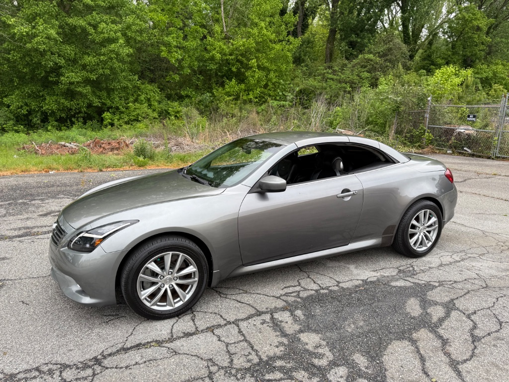 2011 Infiniti Legend photo
