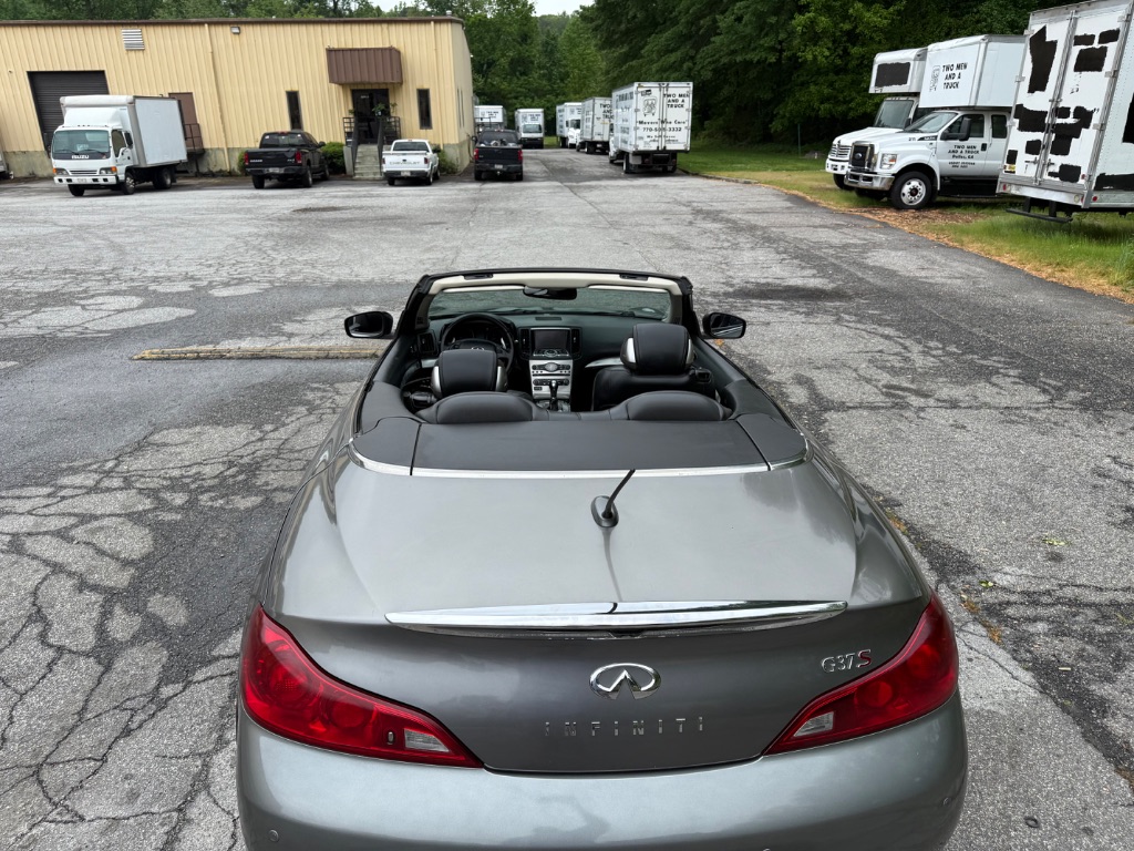 2011 Infiniti Legend photo
