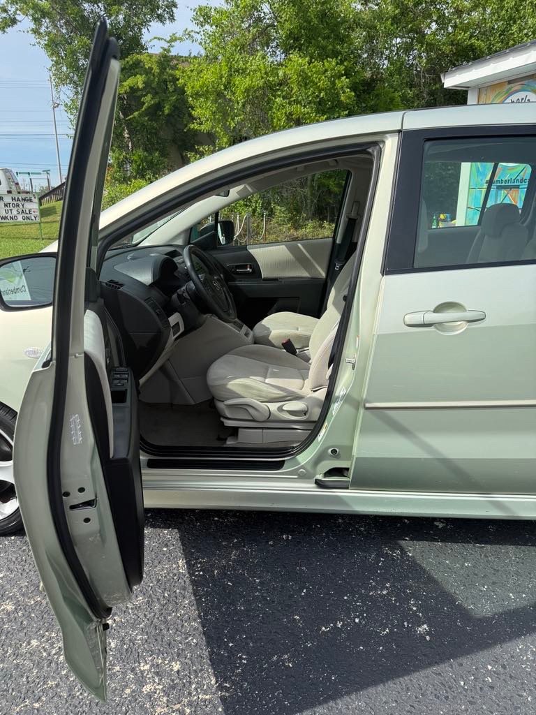 2008 Mazda Mazda5 Sport photo