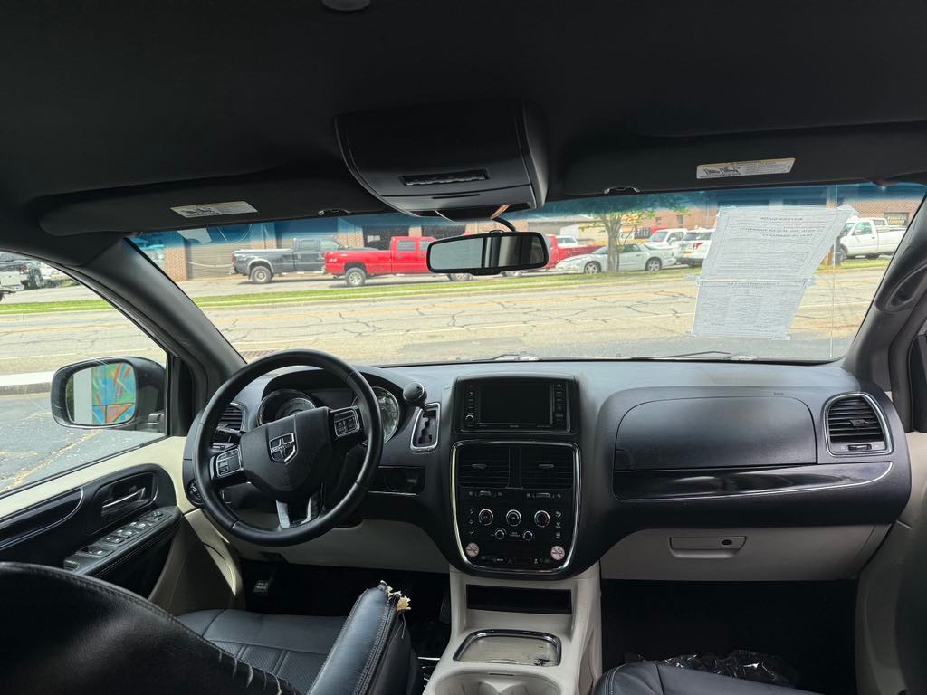 2017 Dodge Grand Caravan SXT photo