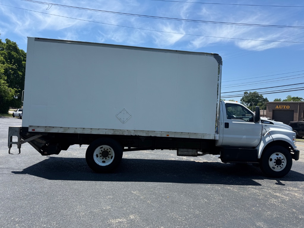 2019 Ford F-650 - $25,999
