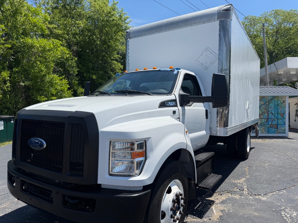 2019 Ford F-650 - $25,999