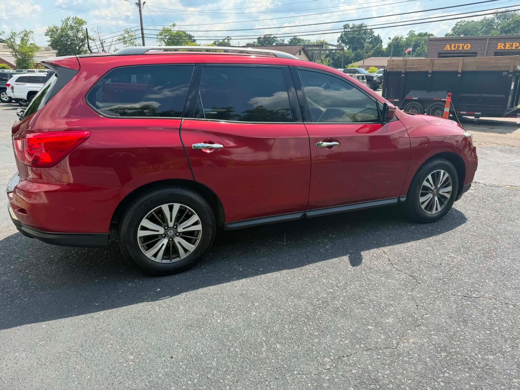 2017 Nissan Pathfinder - $4,999