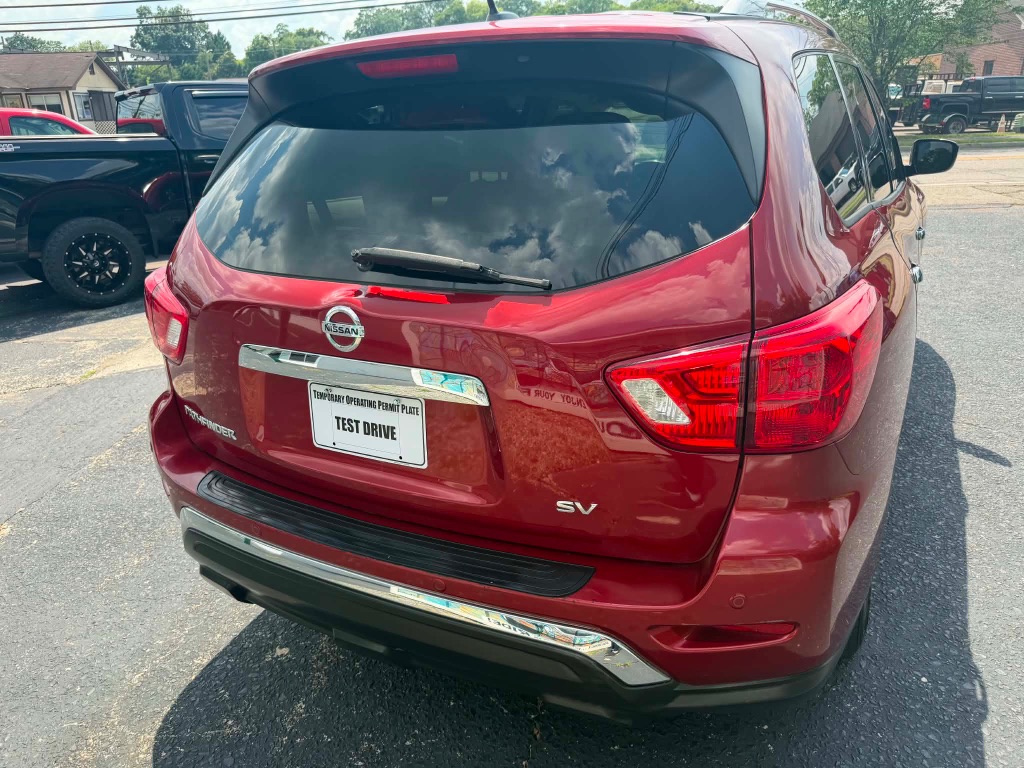 2017 Nissan Pathfinder - $4,999