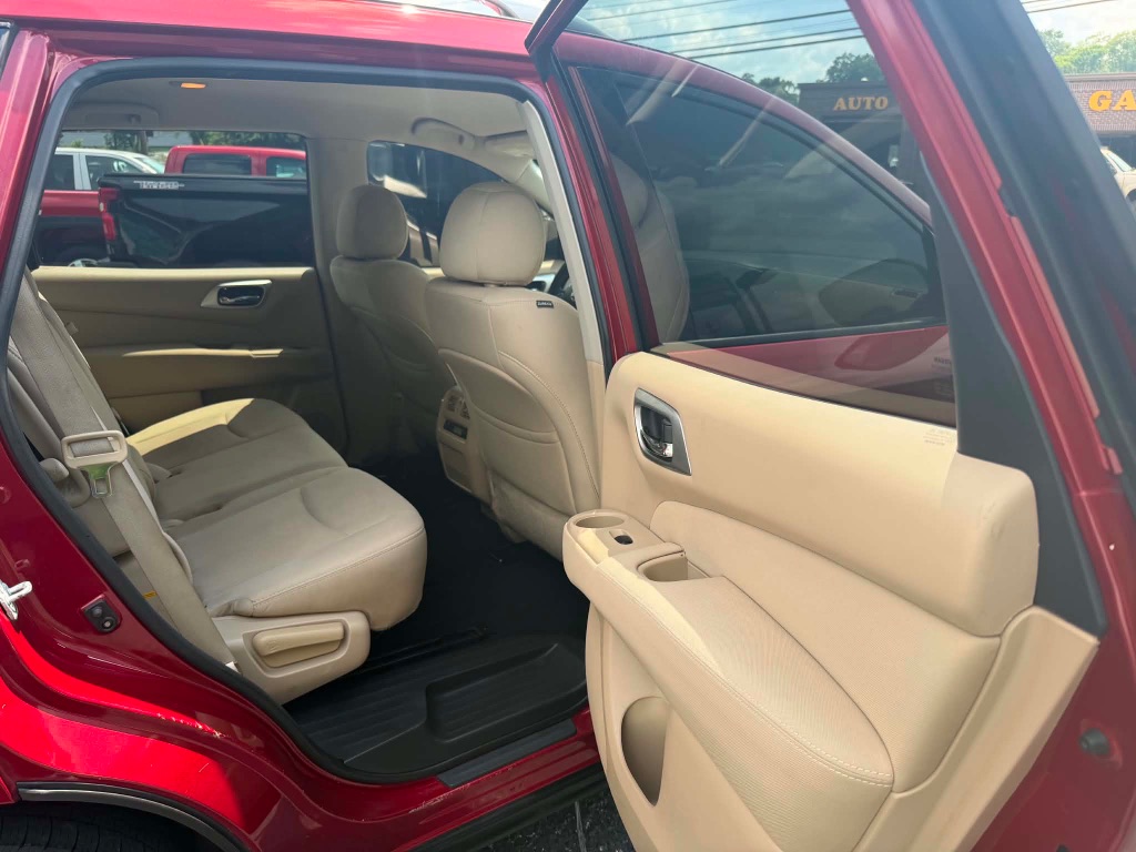 2017 Nissan Pathfinder - $4,999