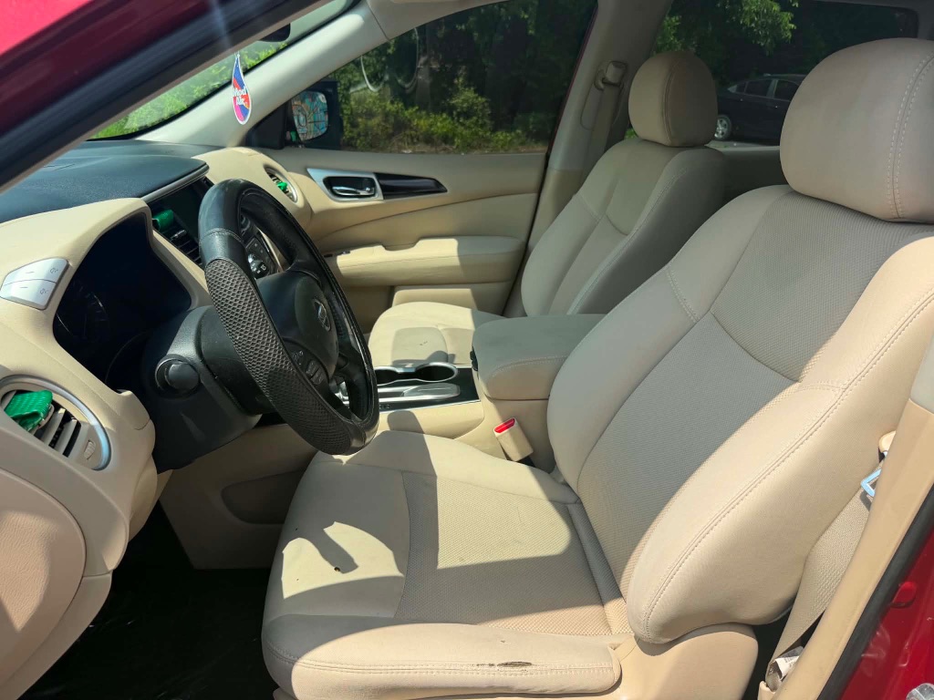 2017 Nissan Pathfinder - $4,999