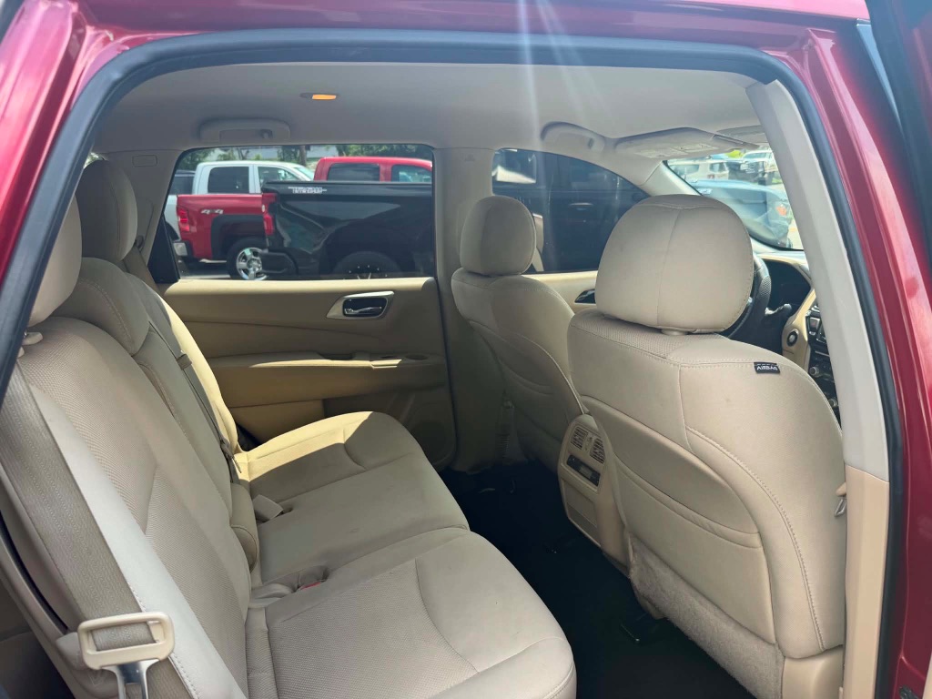 2017 Nissan Pathfinder - $4,999