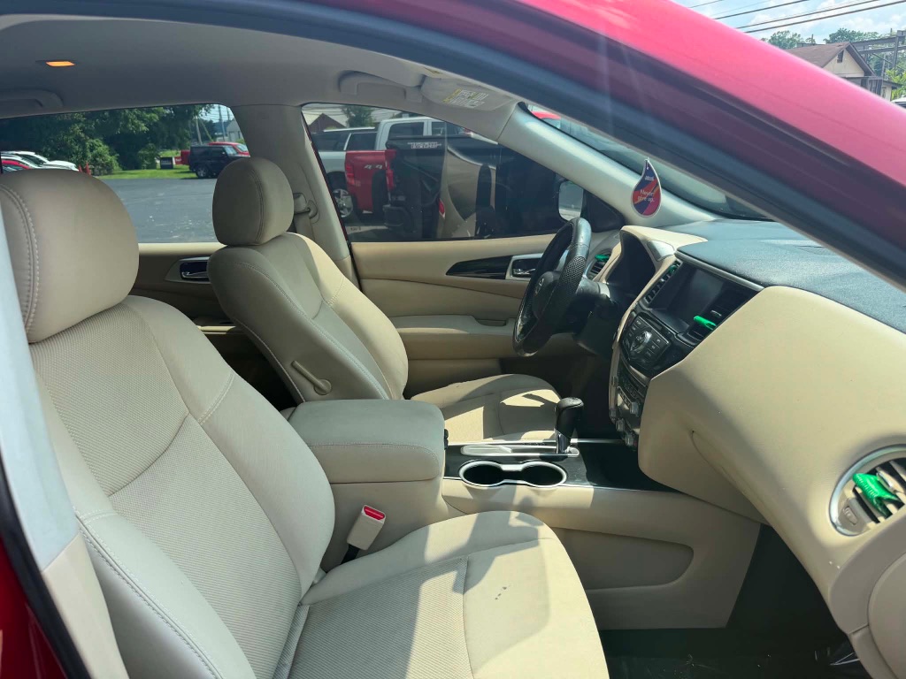 2017 Nissan Pathfinder - $4,999
