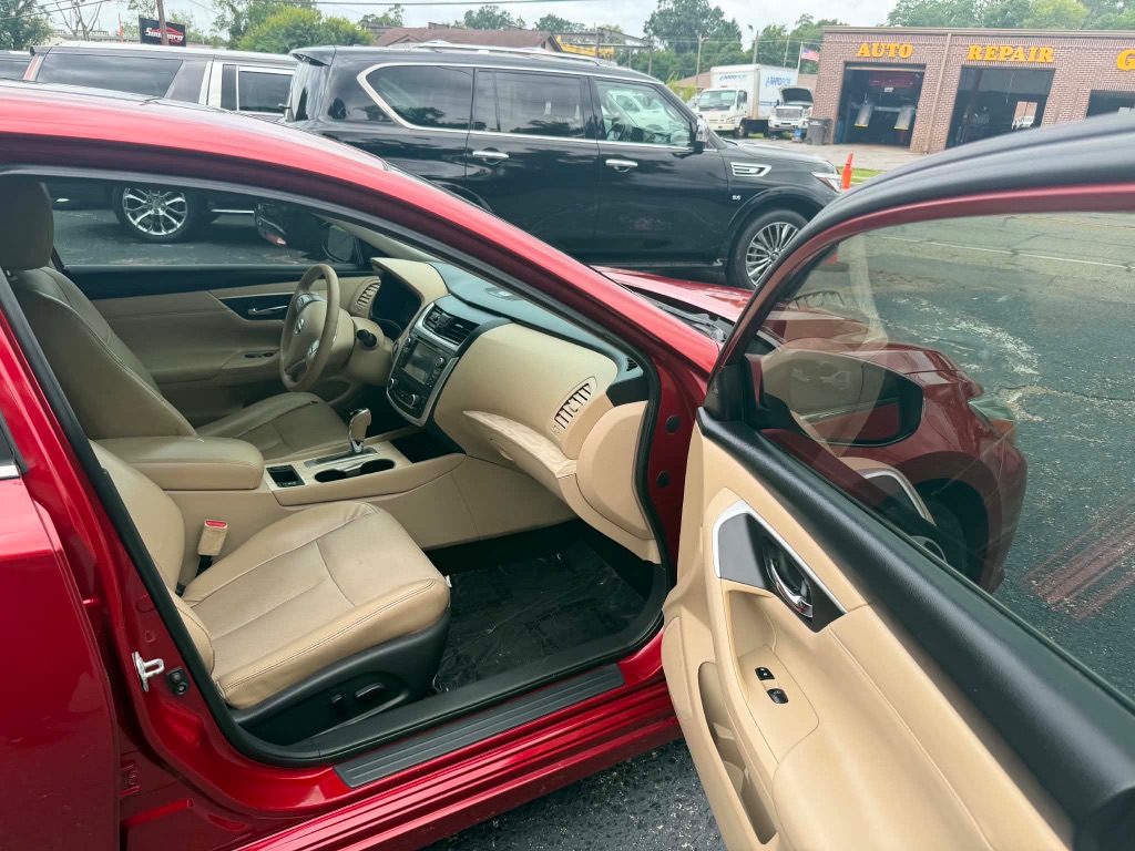 2016 Nissan Altima - $6,999
