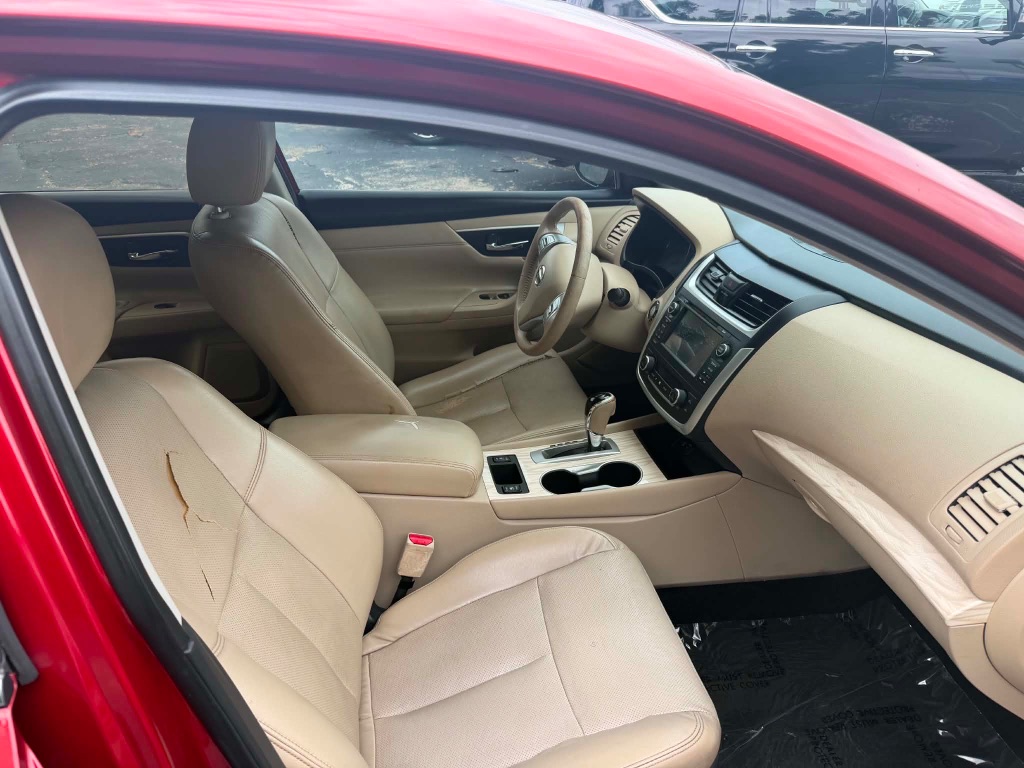 2016 Nissan Altima - $6,999