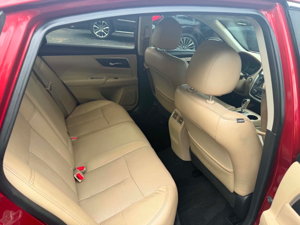 2016 Nissan Altima - $6,999