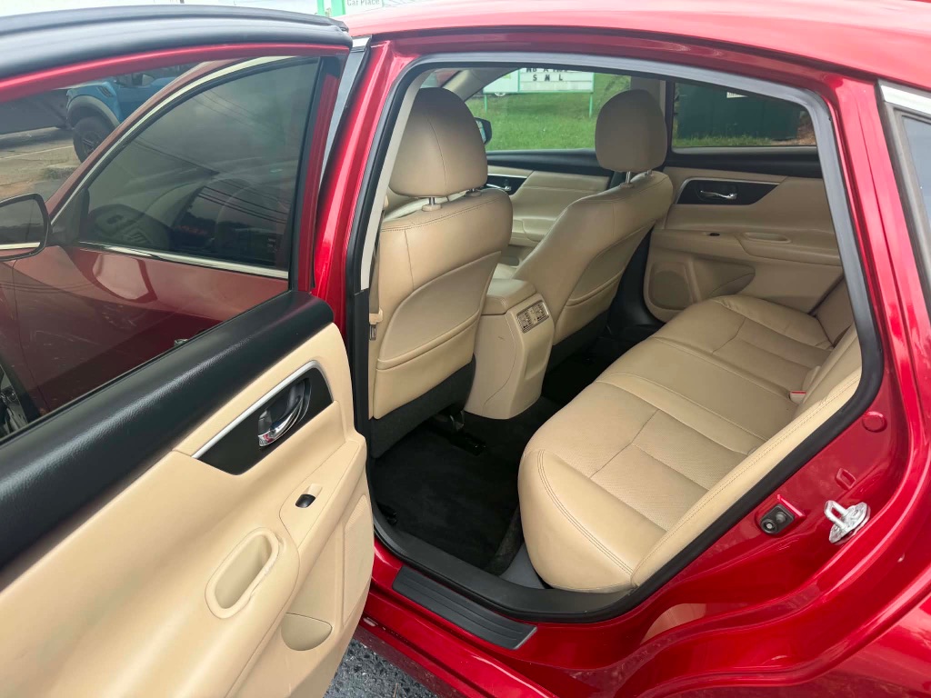 2016 Nissan Altima - $6,999