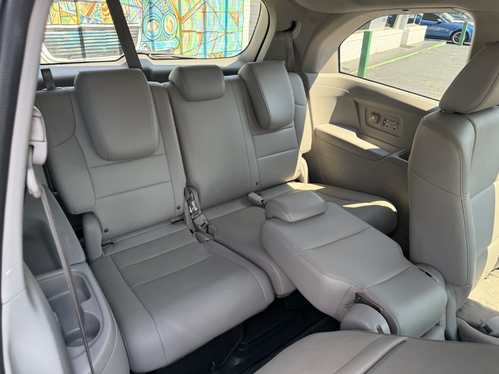 2016 Honda Odyssey - $11,999