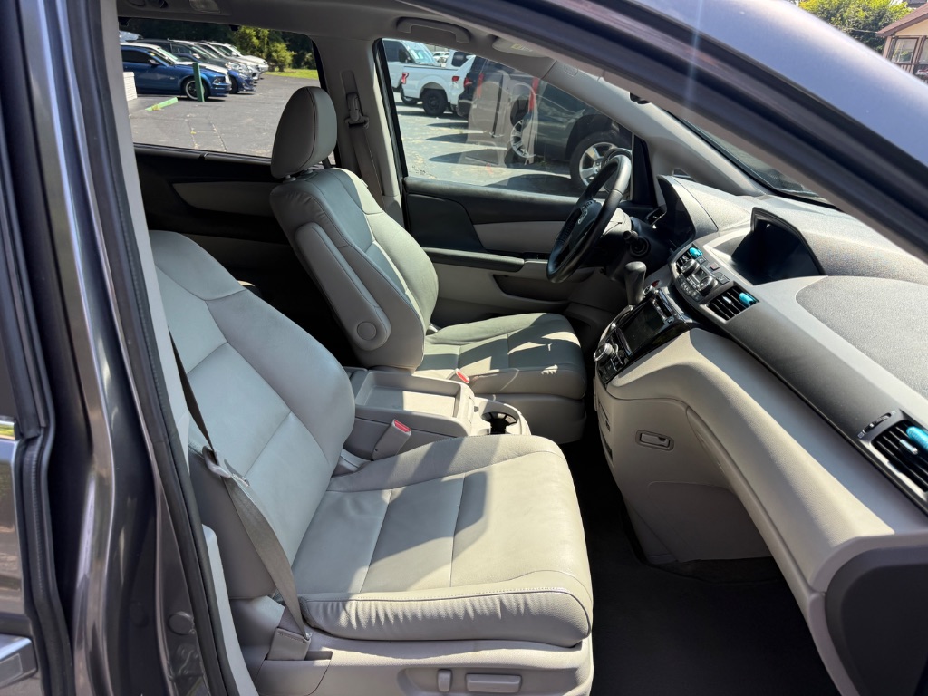 2016 Honda Odyssey - $11,999