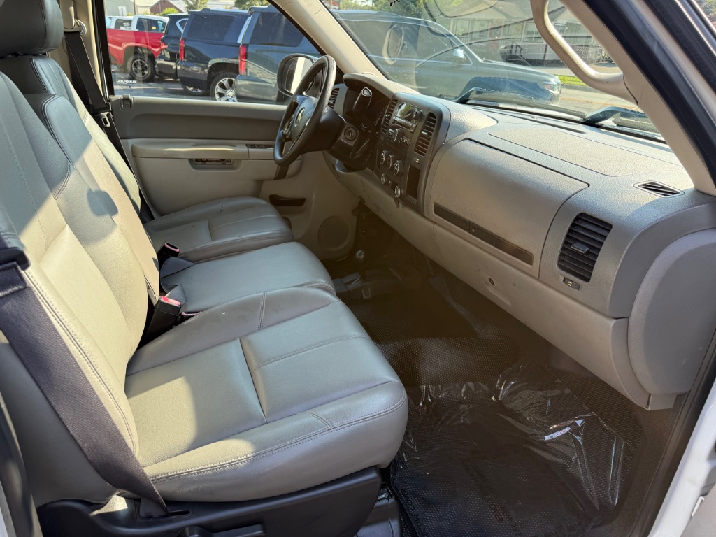 2013 Chevrolet Silverado - $15,999