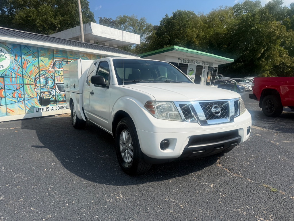 White 2015 Nissan Frontier Pickup Truck 4X2 Manual