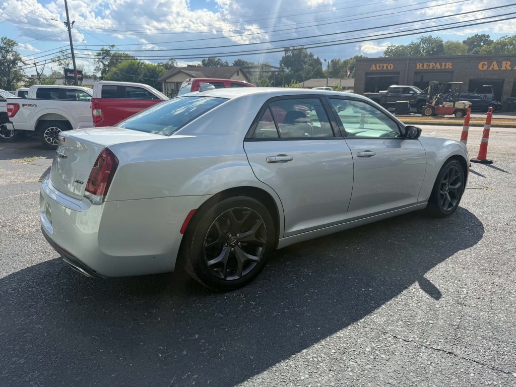 2021 Chrysler 300 - $12,999