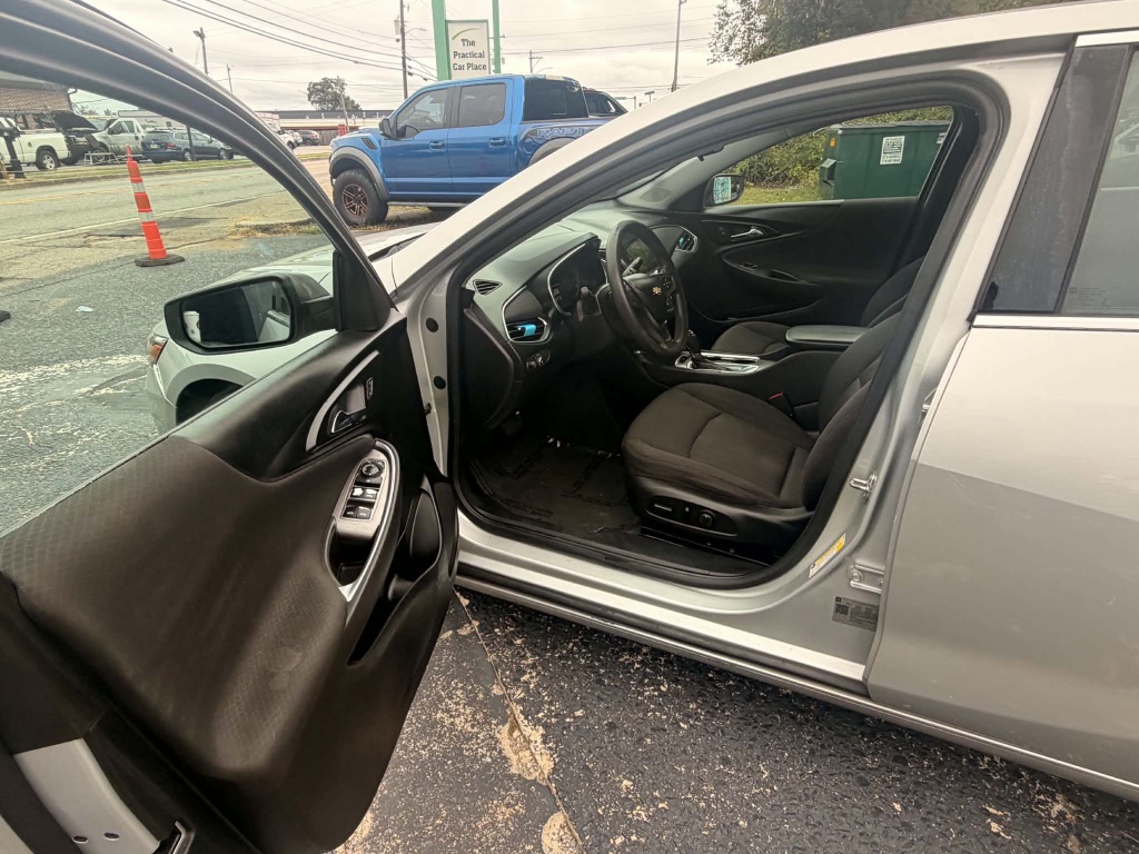 2020 Chevrolet Malibu - $9,499