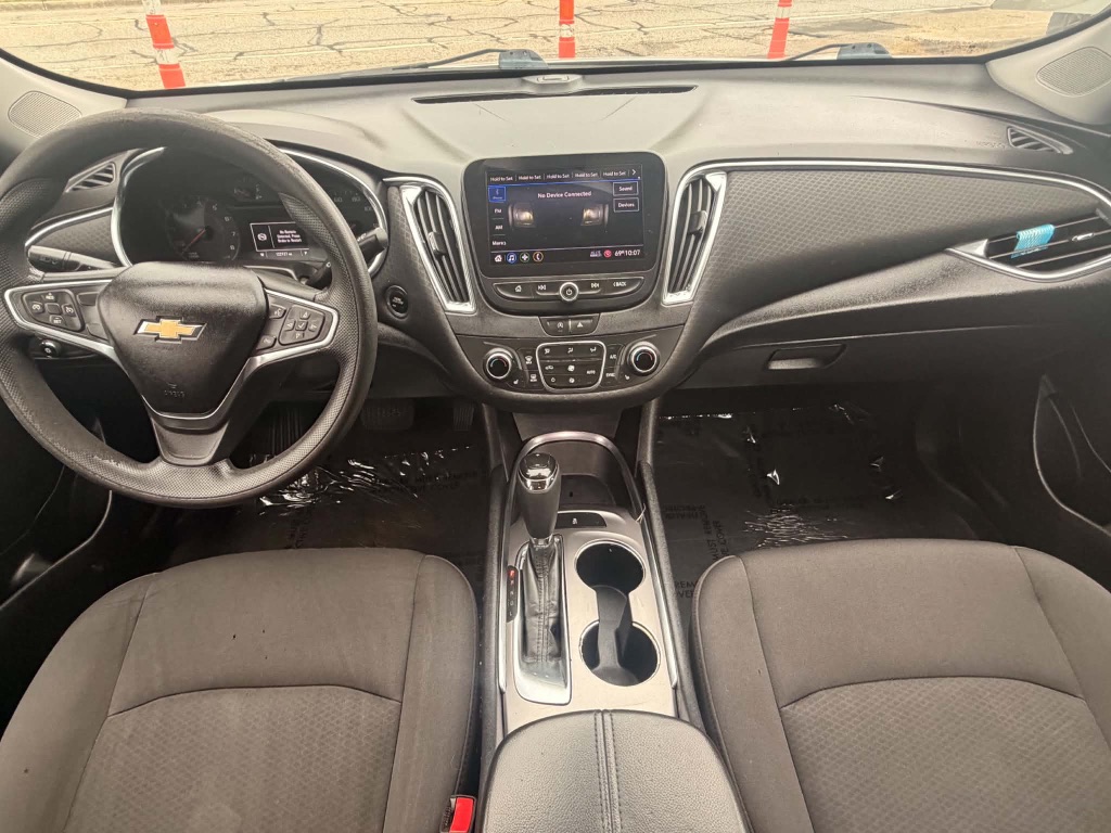 2020 Chevrolet Malibu - $9,499