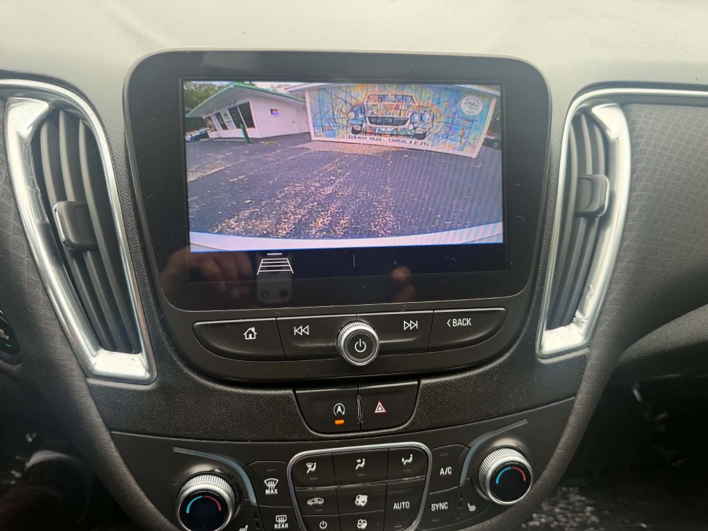 2020 Chevrolet Malibu - $9,499