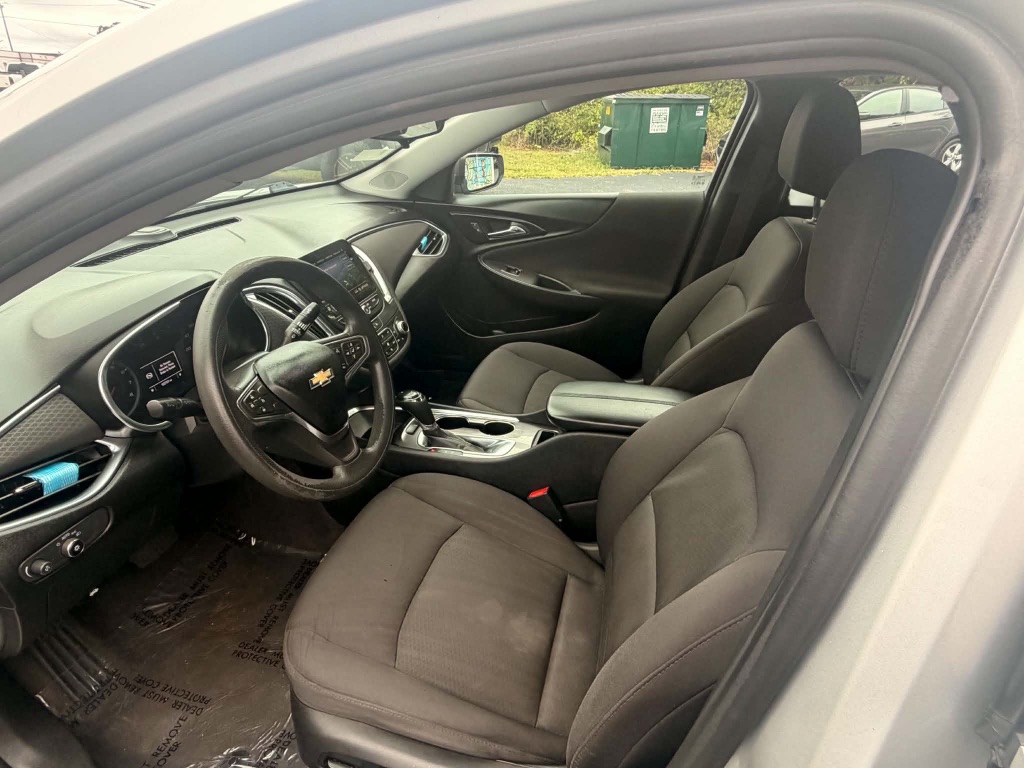 2020 Chevrolet Malibu - $9,499
