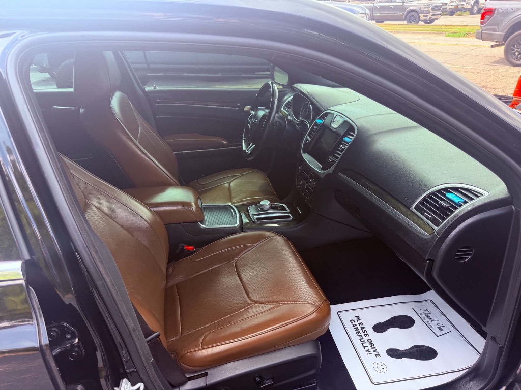 2019 Chrysler 300 - $13,999