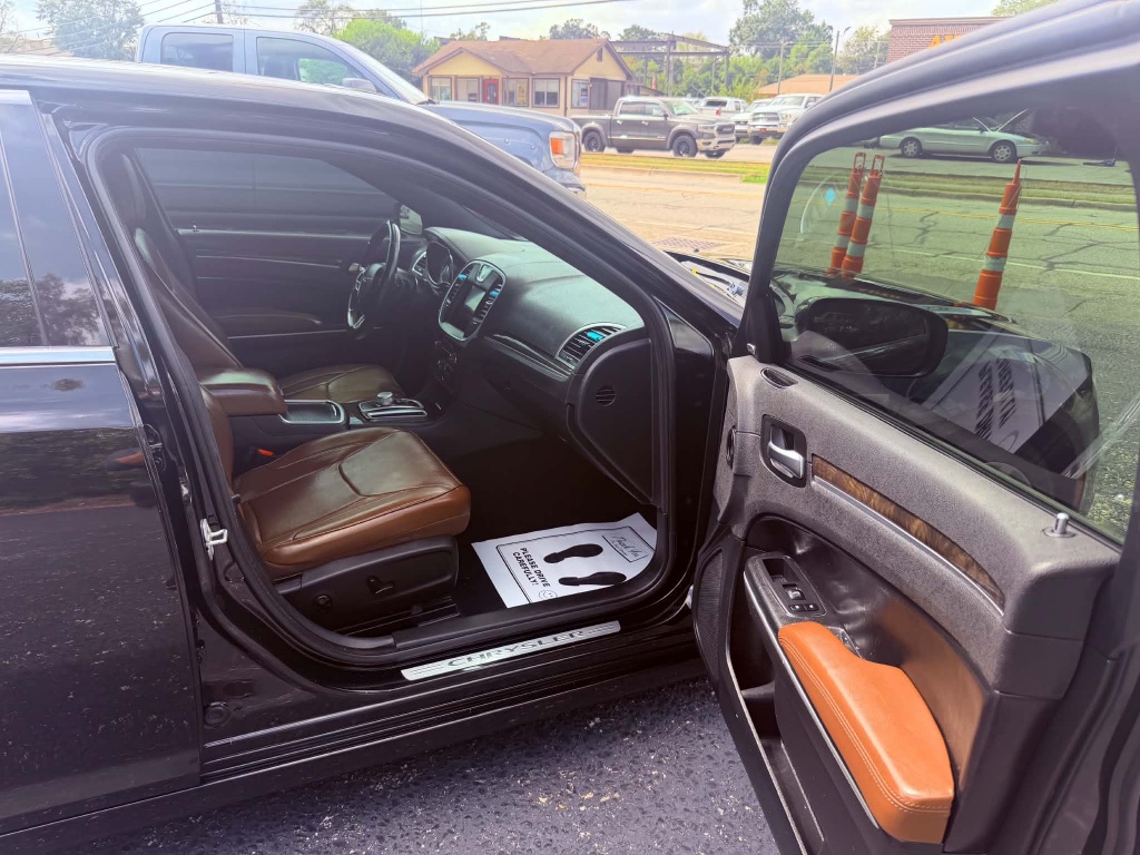 2019 Chrysler 300 - $13,999