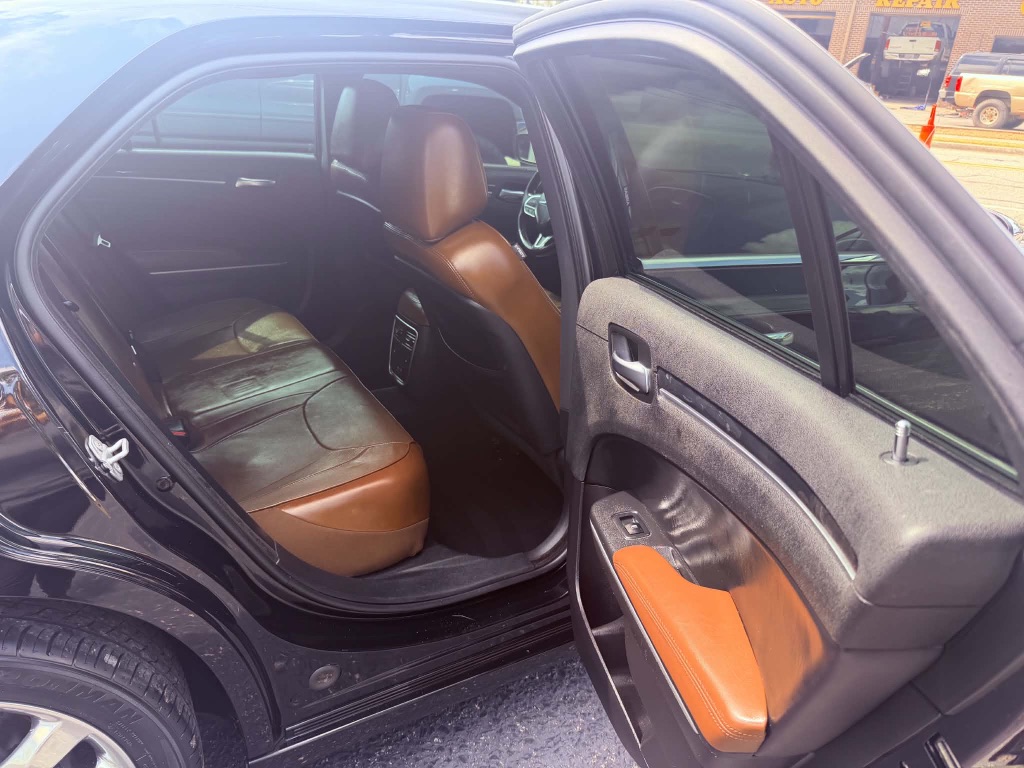 2019 Chrysler 300 - $13,999