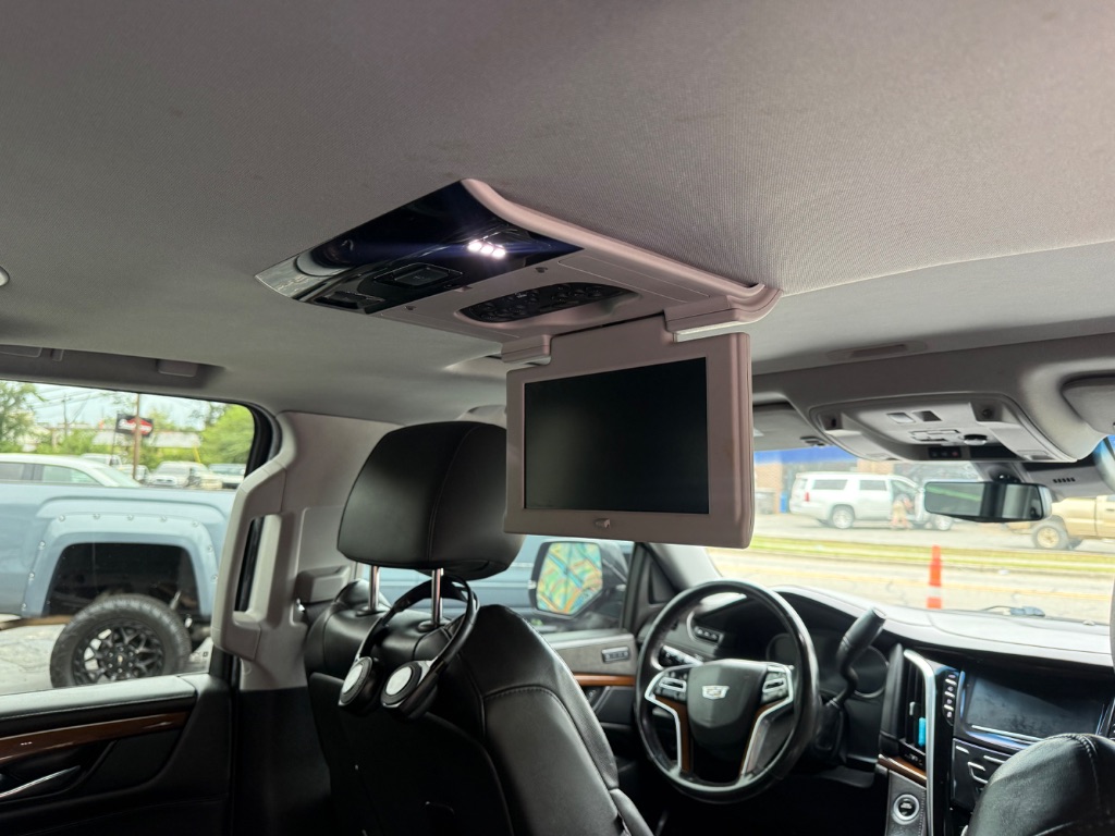 2020 Cadillac Escalade - $22,999