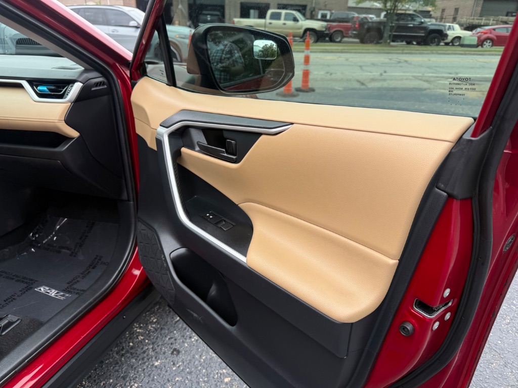 2020 Toyota RAV4 - $18,999