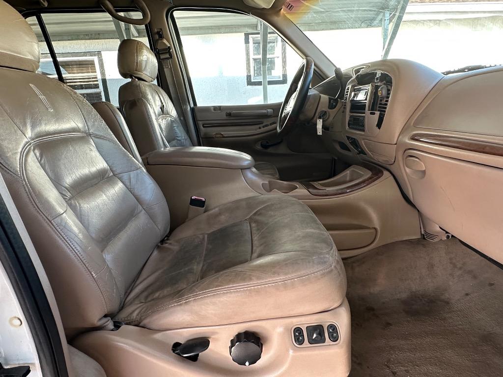 1999 Lincoln Navigator - $2,500