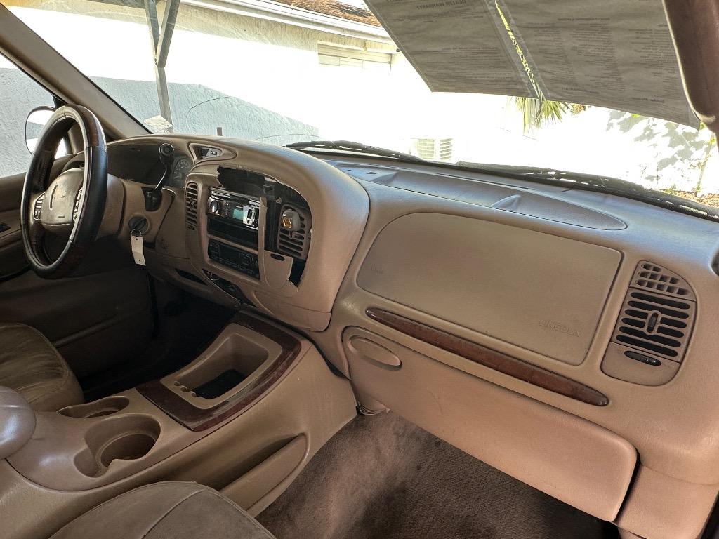1999 Lincoln Navigator - $2,500