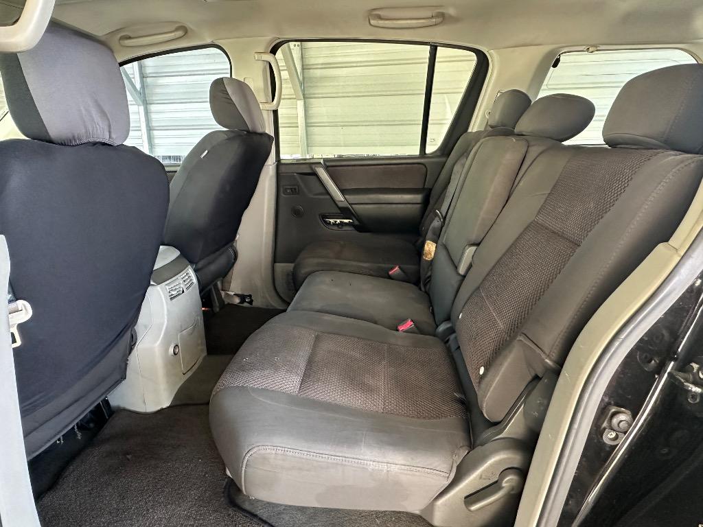 2004 Nissan Armada SE photo