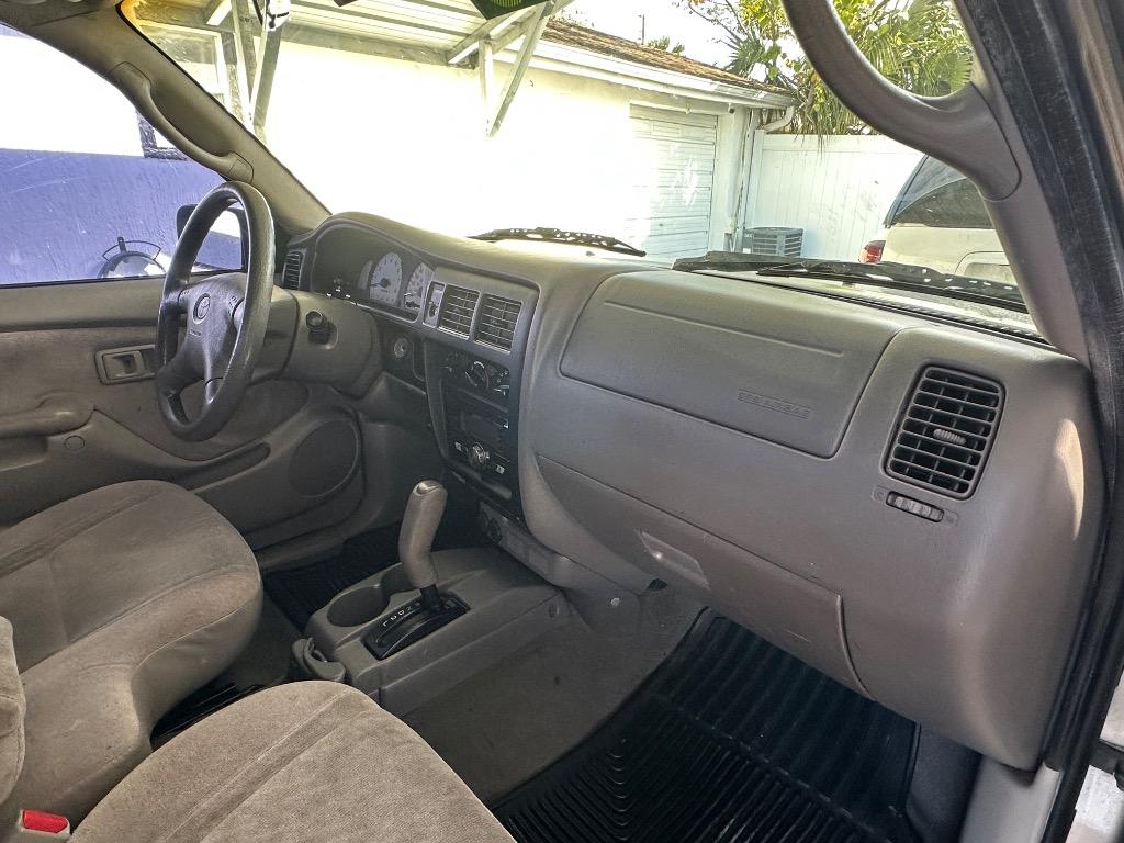 2004 Toyota Tacoma PreRunner photo