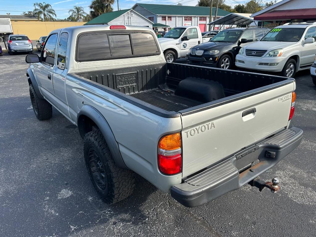 2004 Toyota Tacoma PreRunner photo