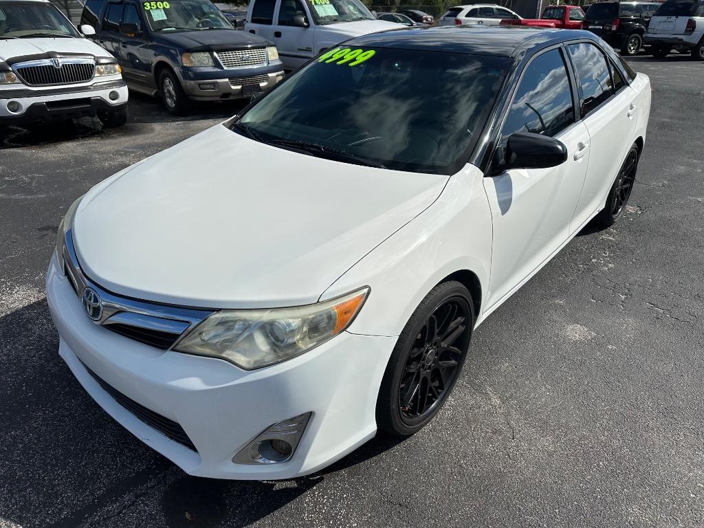 2013 Toyota Camry Hybrid LE photo